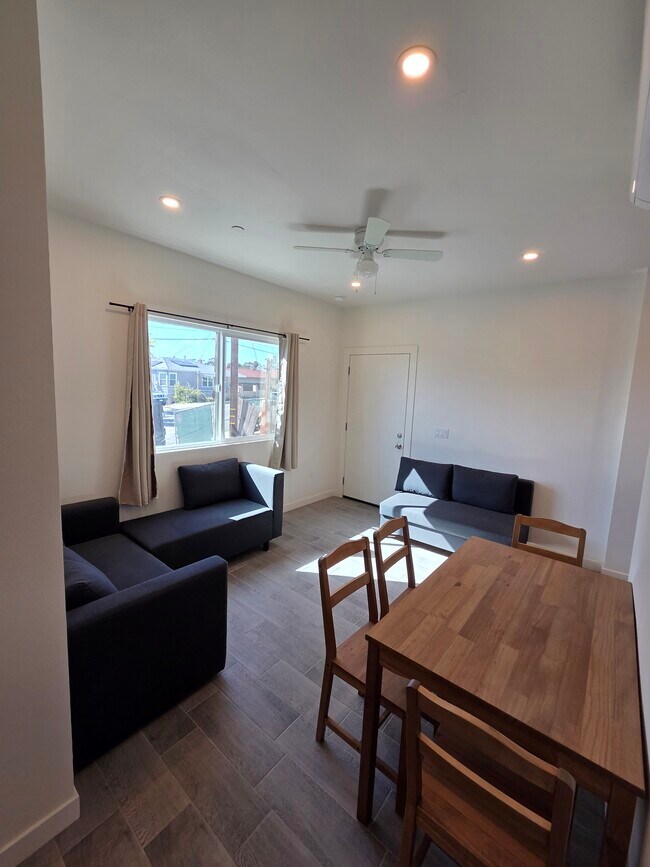 855 Winston Dr Unit 855