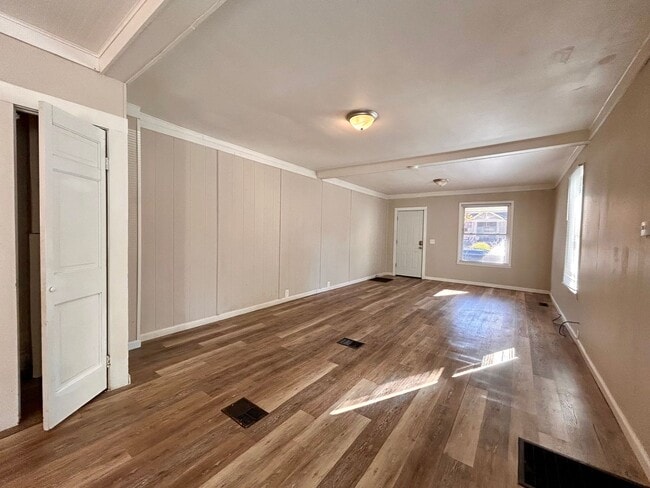 Photo - Grand 836/838 Unidad 838