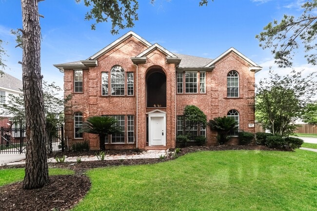 Building Photo - 902 Rock Springs Dr