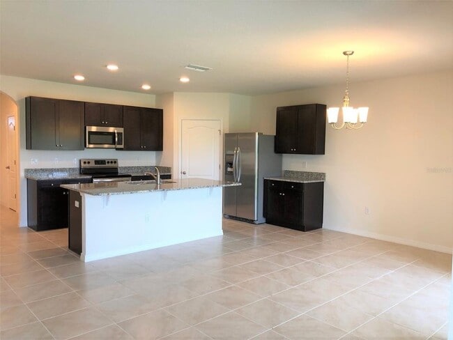 Photo - 194 St Thomas Dr
