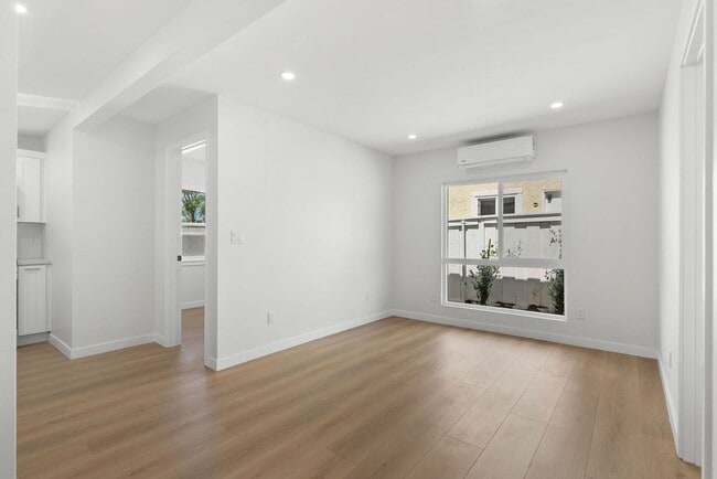 Photo - 323 S Ditmar St Unidad B (Back)