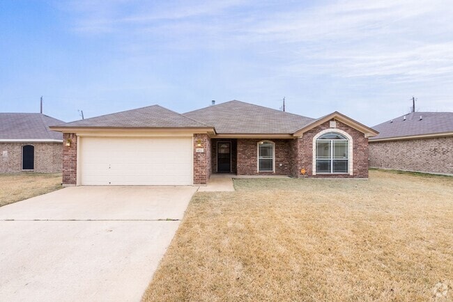Building Photo - Spacious 4 bedroom home