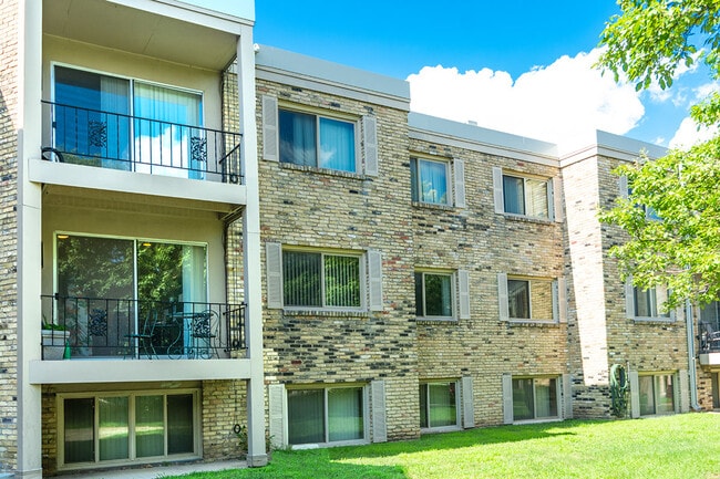 Richland Court