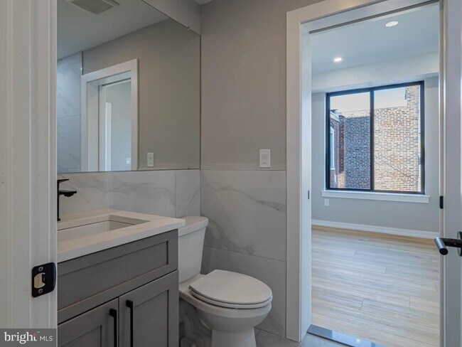 Photo - 769 S 10th St Unit 3B