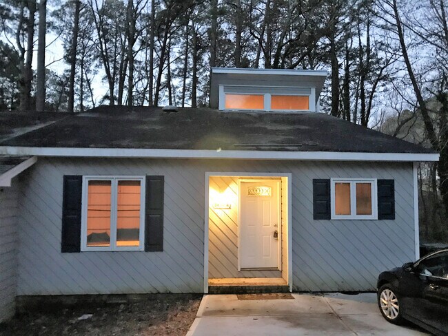 Building Photo - 5652 Thea Ln Unit A Rental