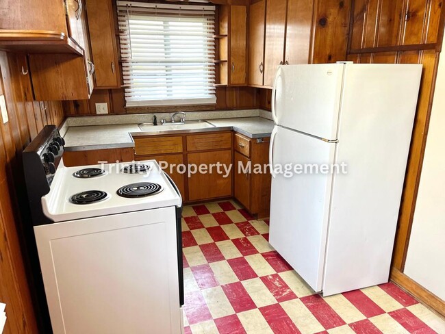 Photo - 122 Marshall St