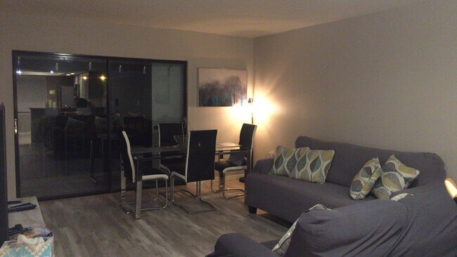 dining room - 214 Meadow Ln Unit 214