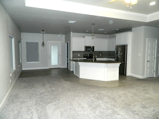 Photo - 203 Northwest Granite Avenue