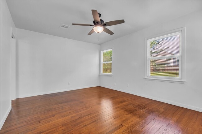 Photo - 807 Fisher St