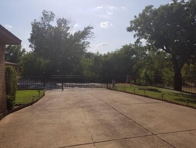 Photo - 2934 Chestnut Ave