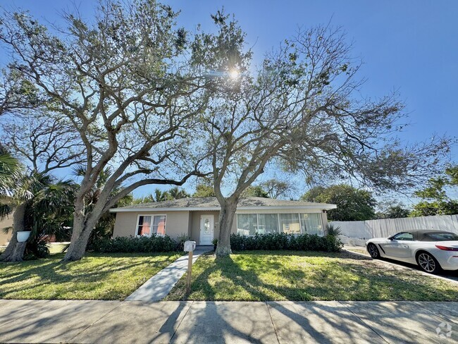 Building Photo - 326 Ribault Ave Rental