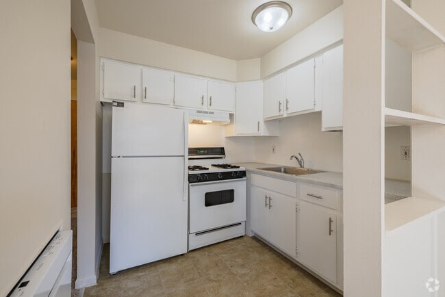 Interior Photo - Green Acres - Saginaw, MI