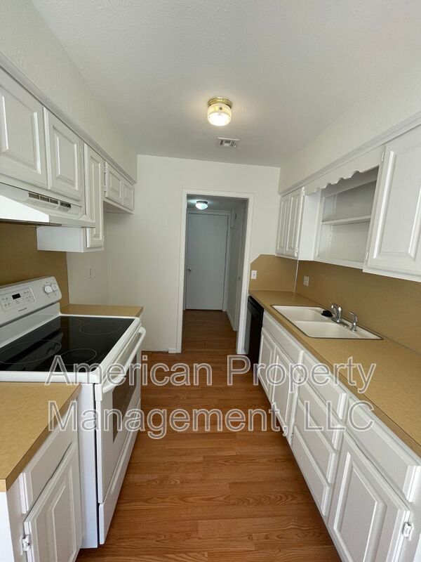 Photo - 1704 W 62nd St S