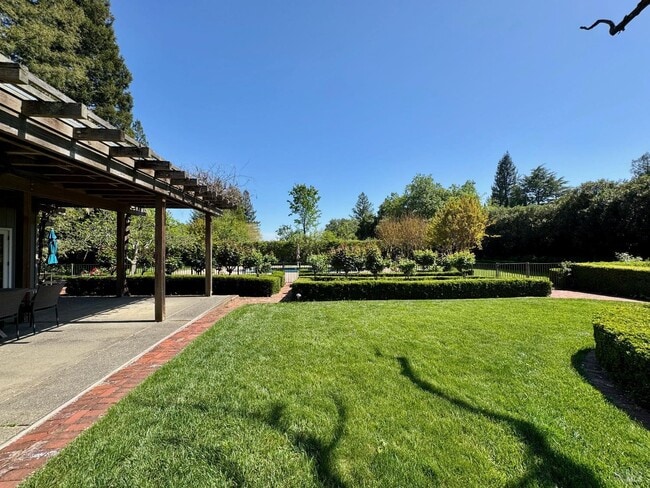 Building Photo - 1701 Zinfandel Ln