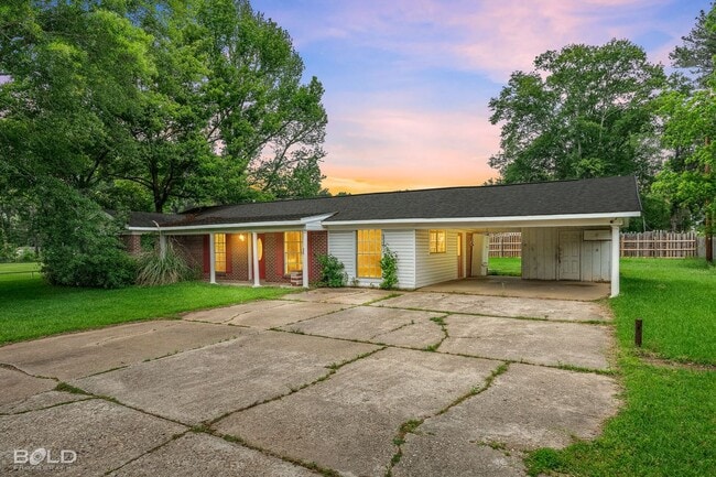 Building Photo - 3016 Burson Dr