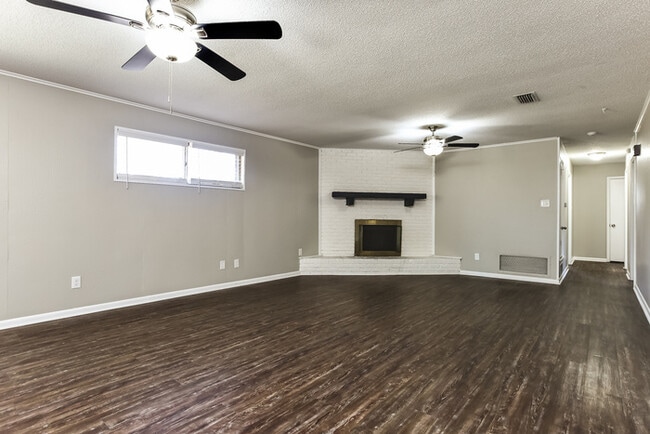 Photo - 22 Single Oaks Dr
