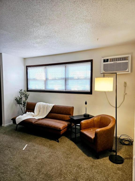 Photo - 309 W Washington Ave