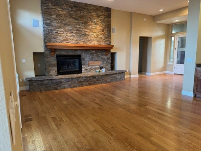 Photo - Broken Top Gated Community