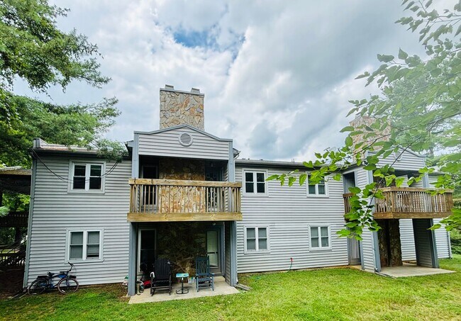 Photo - 1316 Henry Ln