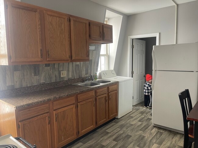 Photo - 25 Marshall Ave Unit upper