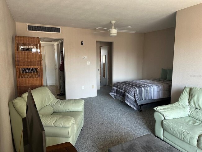 Photo - 750 Burlington Ave N Unidad 2F