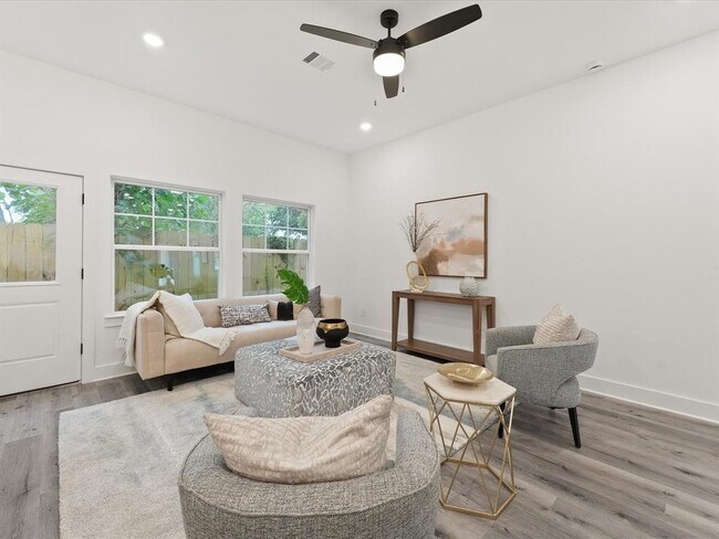 Photo - 4018 Northfield Ln