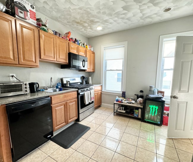 Photo - 157 E Cottage St