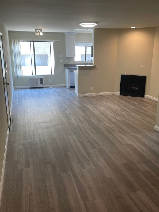 Photo - 1340 N Curson Ave Unit 109