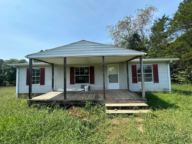 Completely renovated doublewide in Altavista! - Completely renovated doublewide in Altavista! House