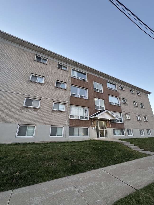 Building Photo - 21 Verdun St Unit 2