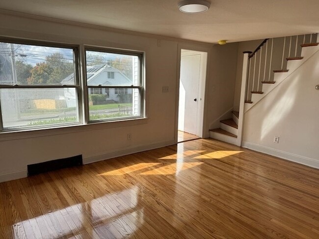 Photo - 208 Green St