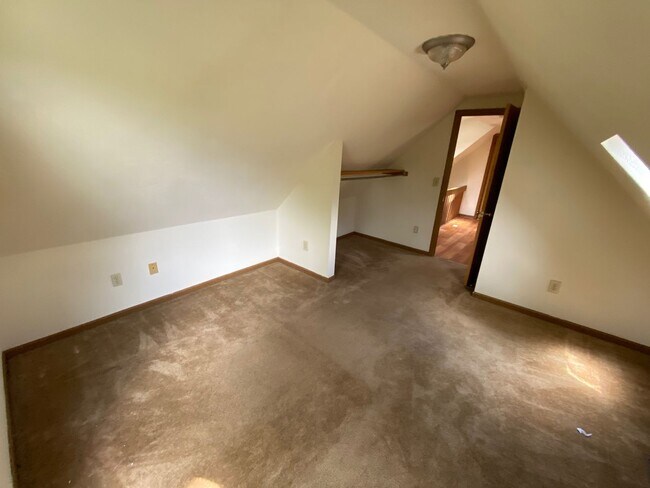 Photo - 5 Bedroom brick single family home with ba...