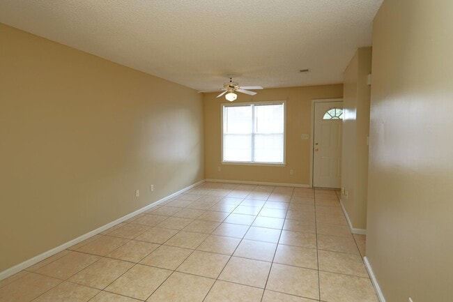 Photo - 6104 Vinnie Dr Unit B