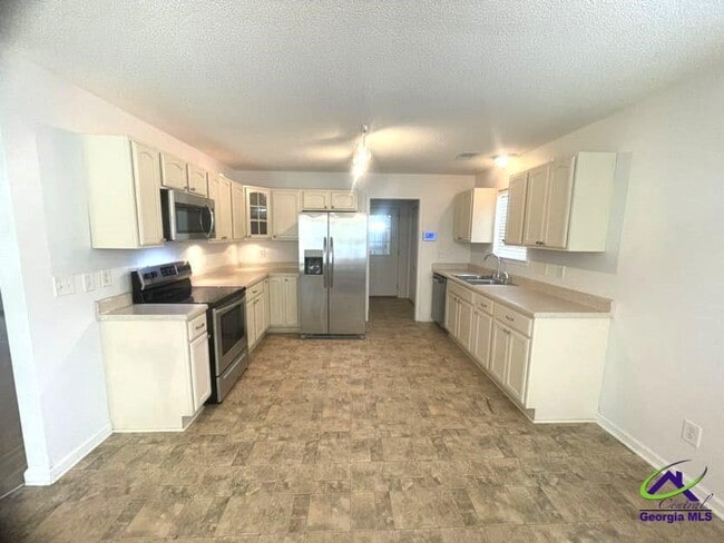 Photo - 208 Apple Ct