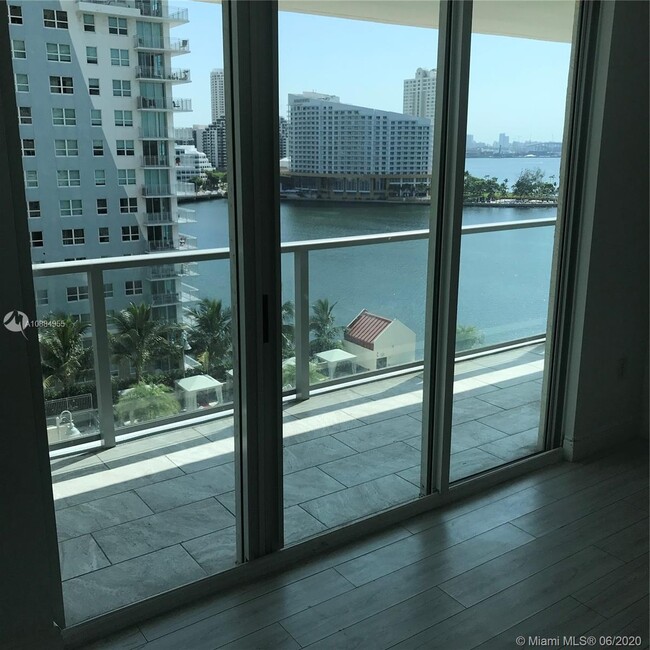 Building Photo - 1155 Brickell Bay Dr Unit 1204