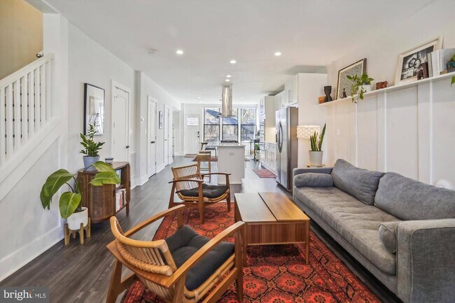 Photo - 416 Longfellow St NW