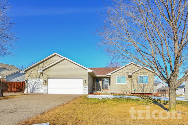 Building Photo - 7850 Park Ave NE