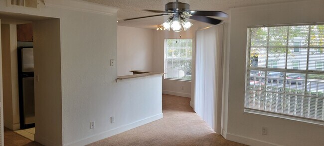 Building Photo - Lexington Place - 1126 Unit 1126 Rental
