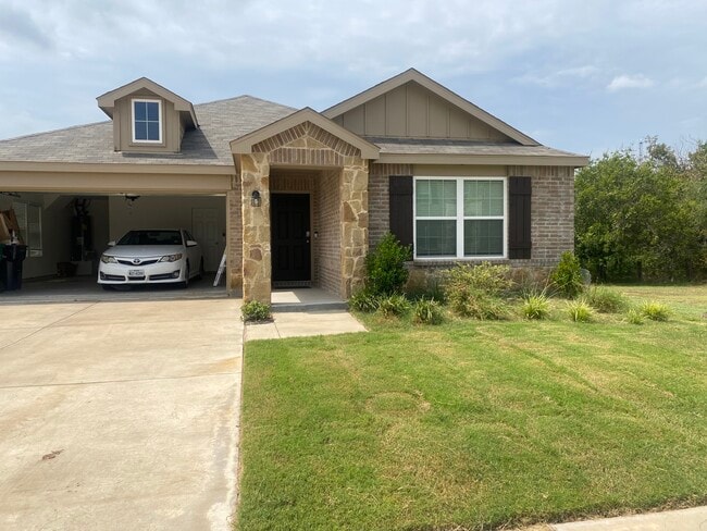 Front House View 2 - 1708 Village Creek Ln