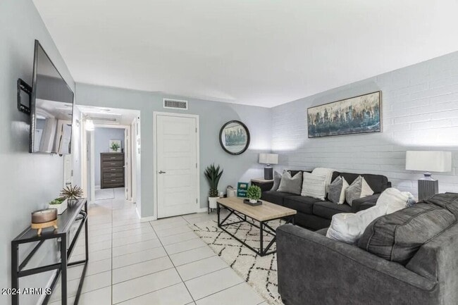 Photo - 1220 N 44th St Unidad 2