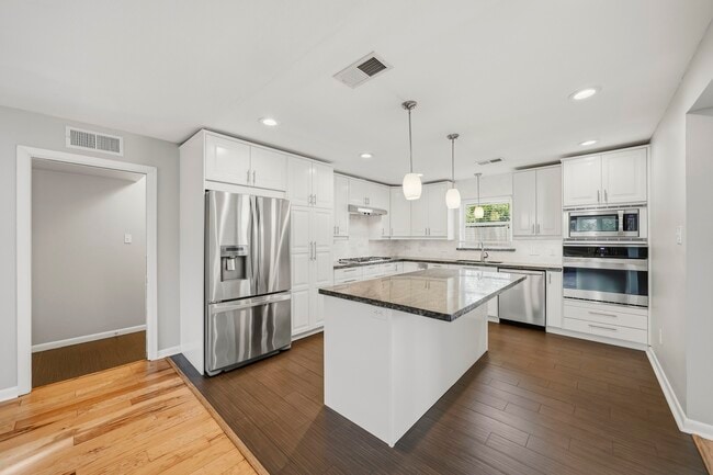 Photo - 6210 Waltway Dr