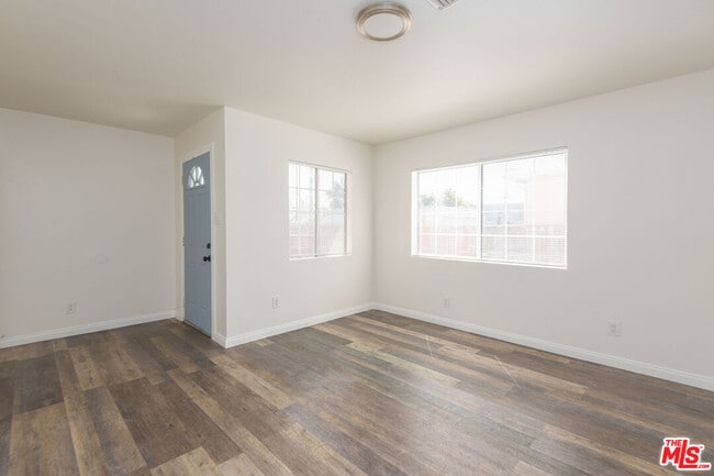 Photo - 2134 Cloverdale Ave