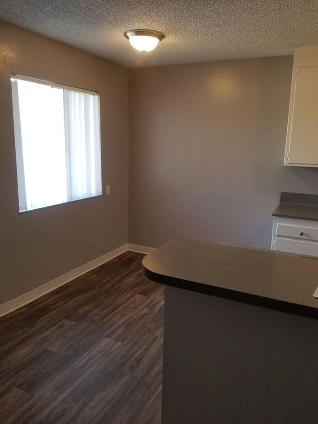 Photo - Spring Glen Apartments