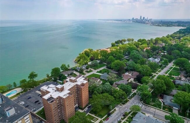 Photo - 11720 Edgewater Dr Unit Apt. 417