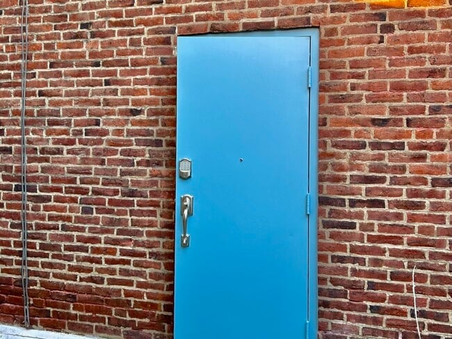 Photo - 165 Cotton St