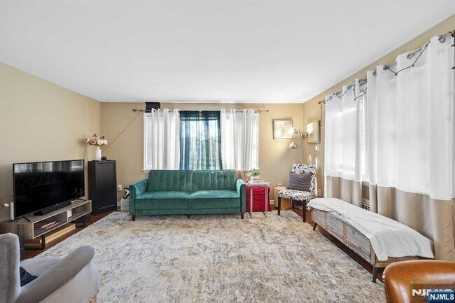 Photo - 47 Morris Pl Unit 2