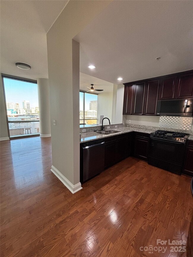 Photo - 315 Arlington Ave Unidad 901