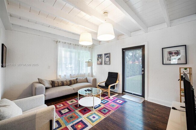 Photo - 243 NW 44th St