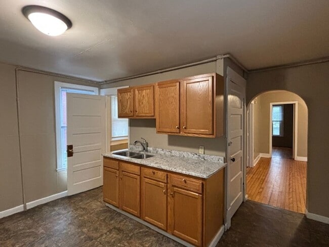 Building Photo - 1221 Galtier St Unit 1