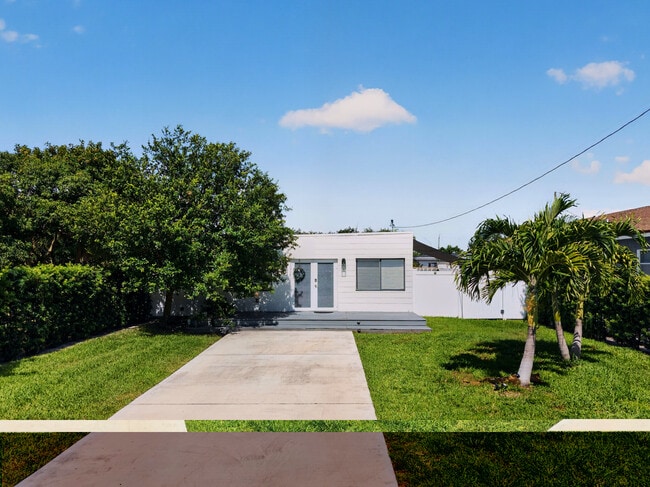 Photo - 24 NW 13th Ave